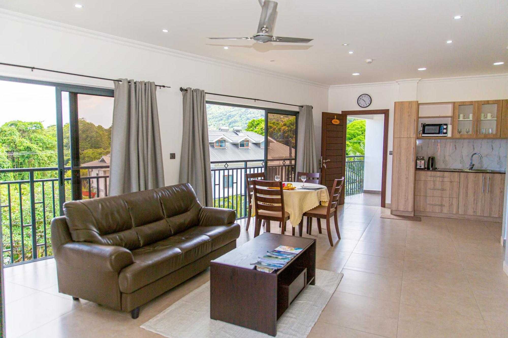 B Holiday Apartments Vịnh Beau Vallon Ngoại thất bức ảnh